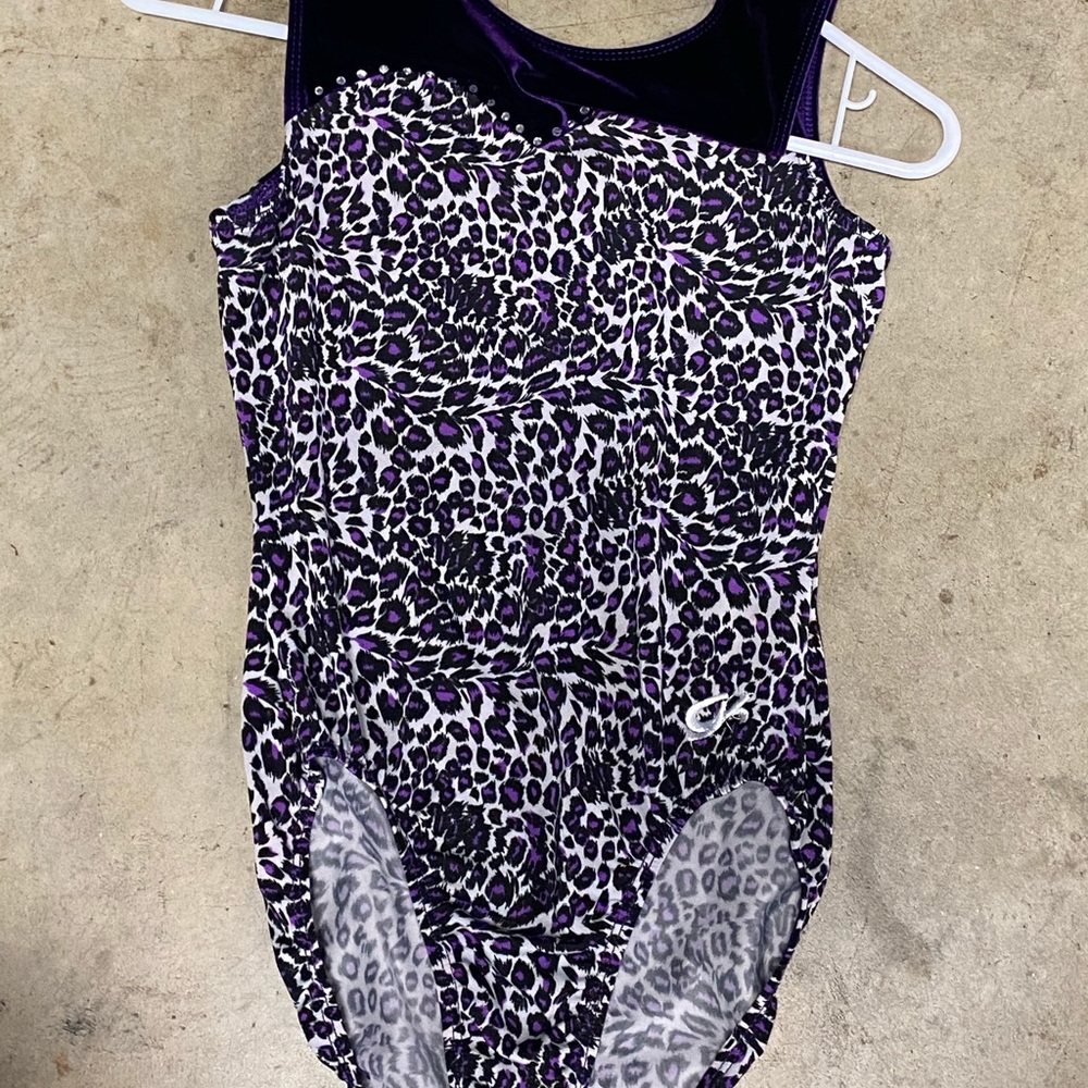 Gymnastics leotard, size youth medium